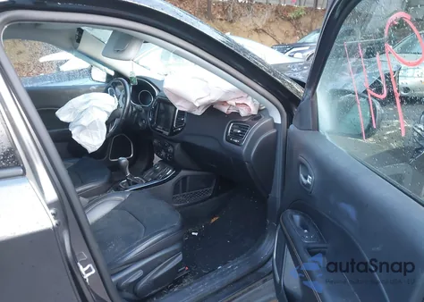 2019 Jeep Compass Limited 4X4 из США, поврежденный, VIN 3C4NJDCB7KT828866